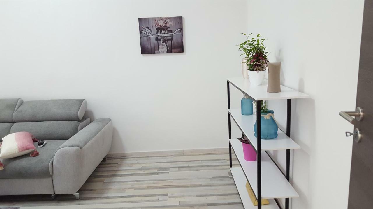 Apartment Imperia *** Πούλα Εξωτερικό φωτογραφία