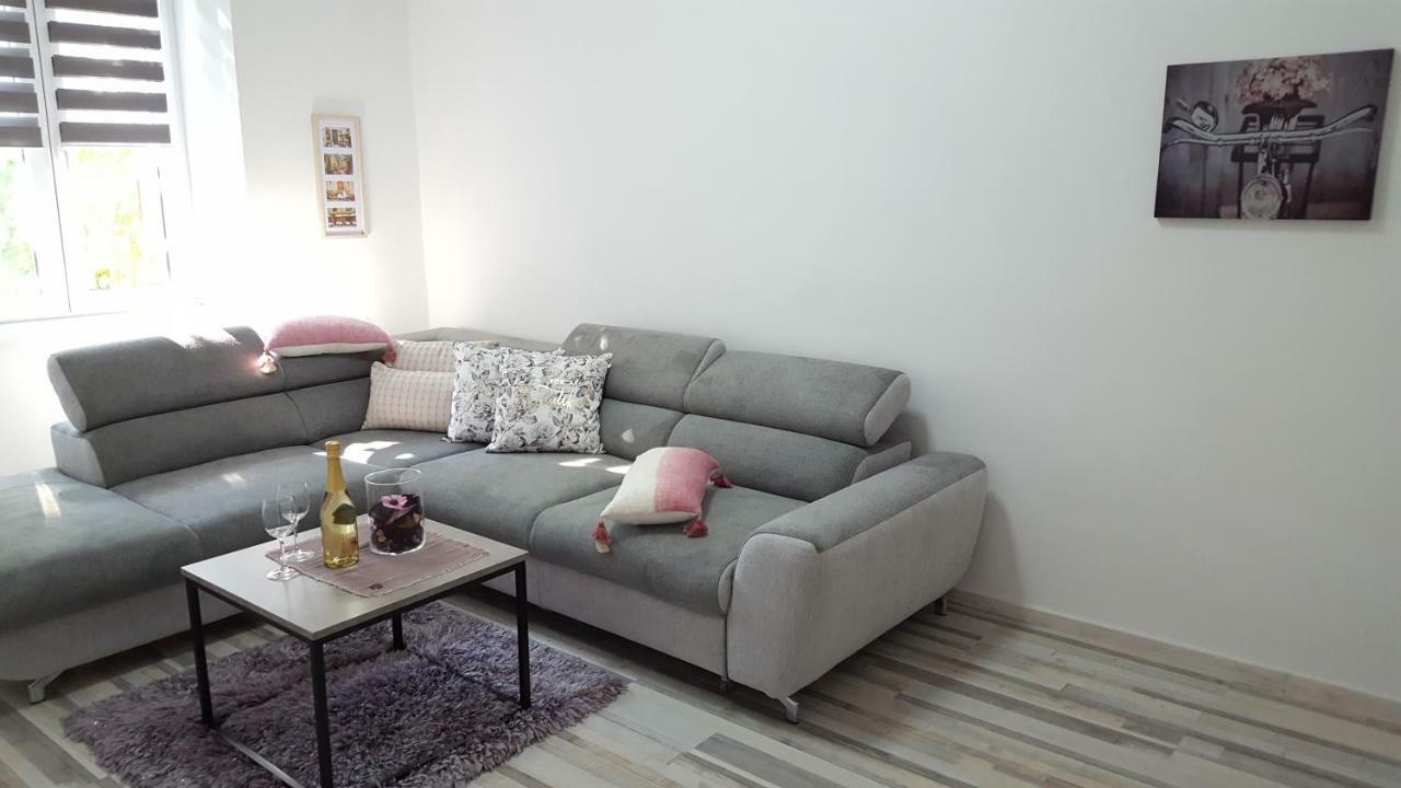Apartment Imperia *** Πούλα Εξωτερικό φωτογραφία